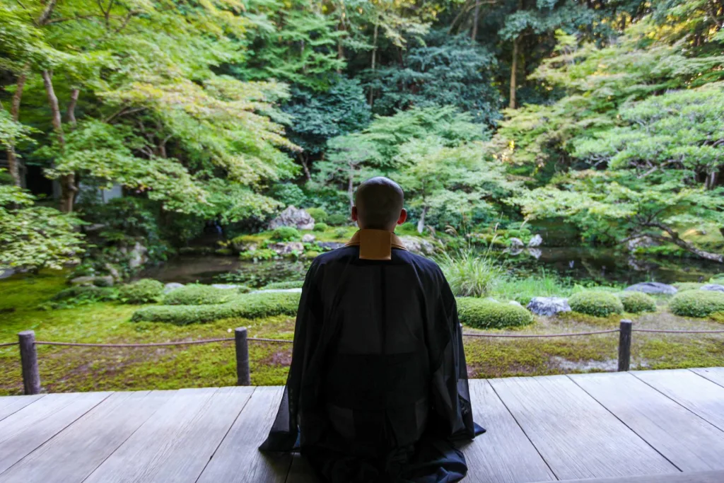 buddhist monk in japan silent touism trend